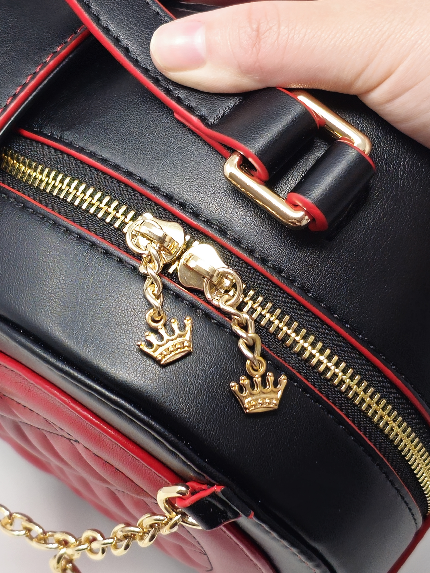 Queen of hearts purse sale