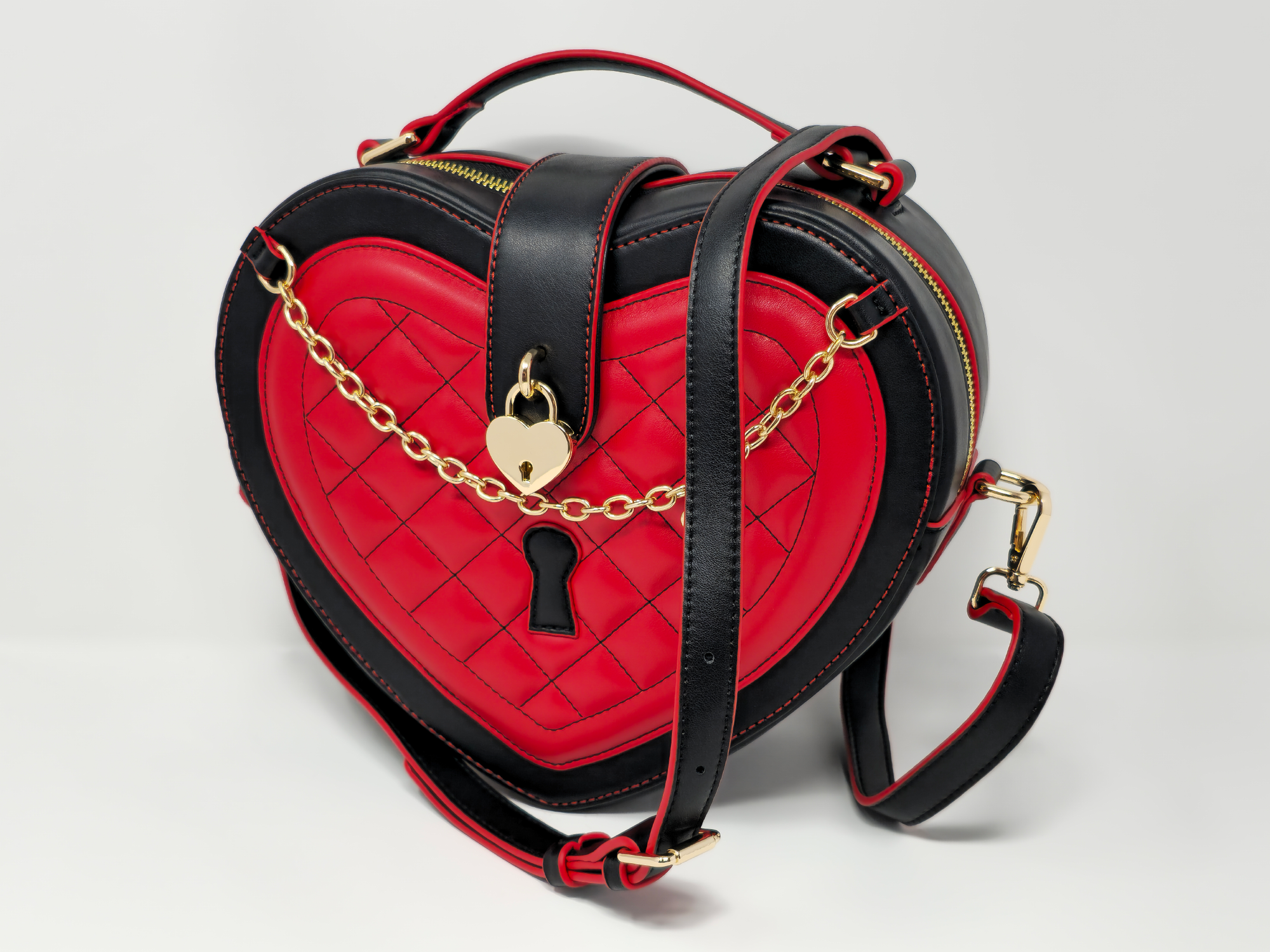 Queen of Hearts medium Heart Bag with Shoulder Strap