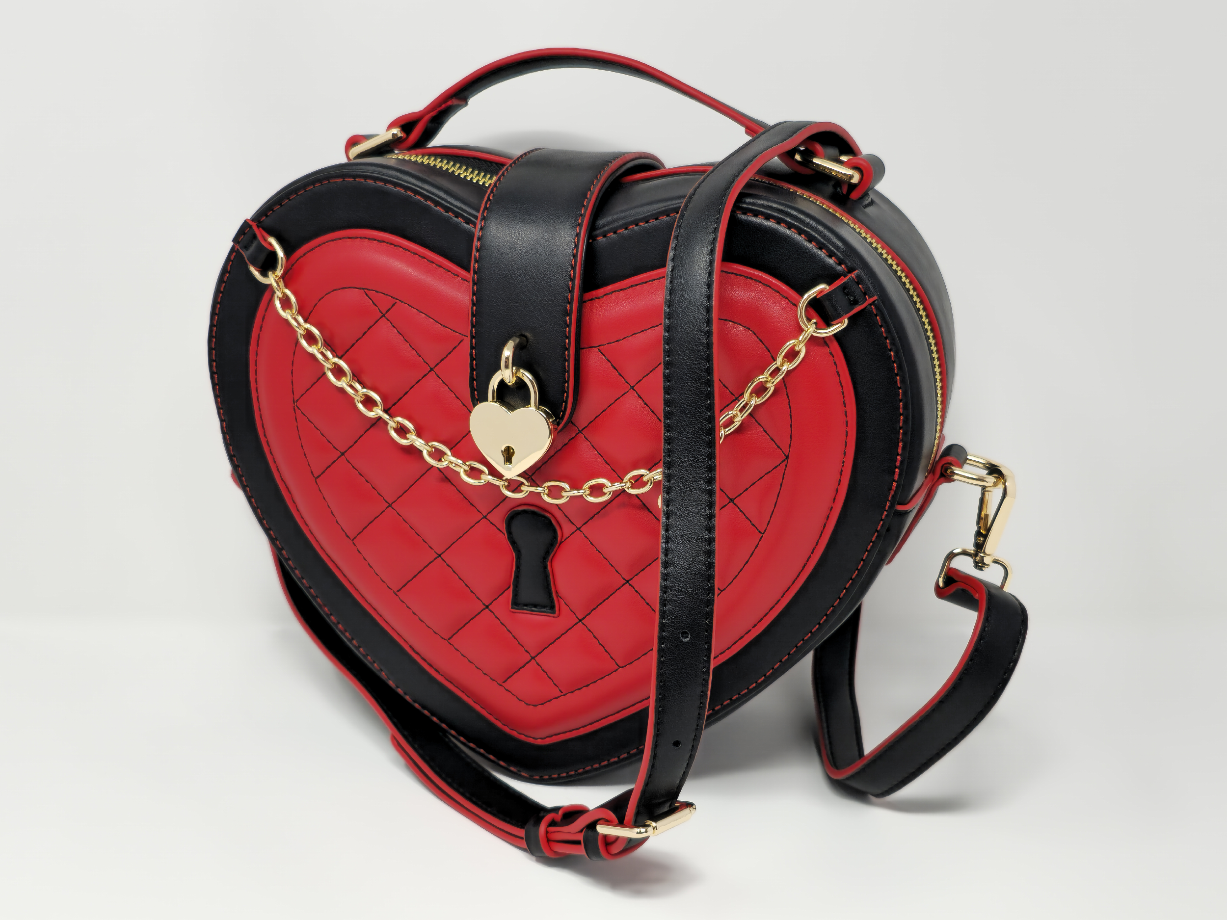 Queen of Hearts medium Heart Bag with Shoulder Strap